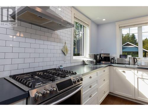 4309 Sparks Street, Terrace, BC - Indoor Photo Showing Kitchen With Upgraded Kitchen