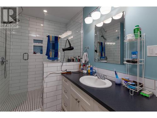 4309 Sparks Street, Terrace, BC - Indoor Photo Showing Bathroom