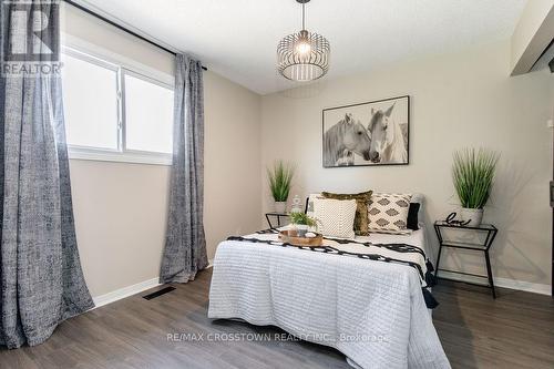 987 Garden Avenue, Innisfil (Alcona), ON - Indoor Photo Showing Bedroom