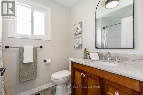 987 Garden Avenue, Innisfil (Alcona), ON - Indoor Photo Showing Bathroom