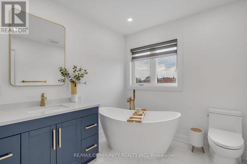 33 Umbria Crescent, Vaughan (West Woodbridge), ON - Indoor Photo Showing Bathroom