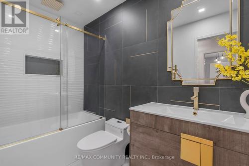 33 Umbria Crescent, Vaughan (West Woodbridge), ON - Indoor Photo Showing Bathroom