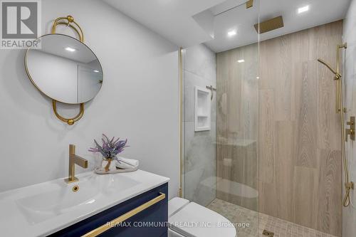 33 Umbria Crescent, Vaughan (West Woodbridge), ON - Indoor Photo Showing Bathroom