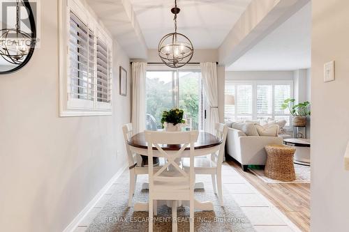 5647 Stella Lane, Burlington (Appleby), ON - Indoor Photo Showing Dining Room