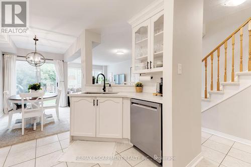 5647 Stella Lane, Burlington, ON - Indoor Photo Showing Kitchen With Double Sink