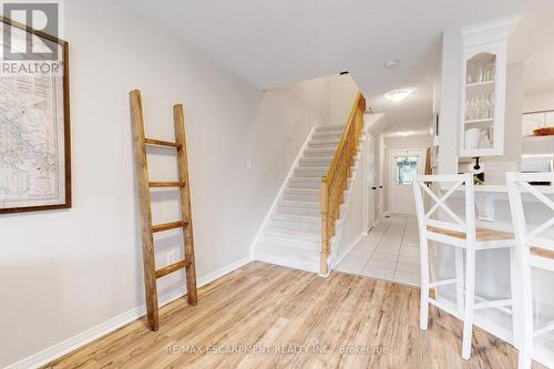 5647 Stella Lane, Burlington (Appleby), ON - Indoor Photo Showing Other Room