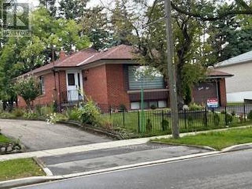 21 Benway Drive, Toronto (Rexdale-Kipling), ON - Outdoor