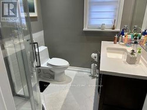 21 Benway Drive, Toronto (Rexdale-Kipling), ON - Indoor Photo Showing Bathroom