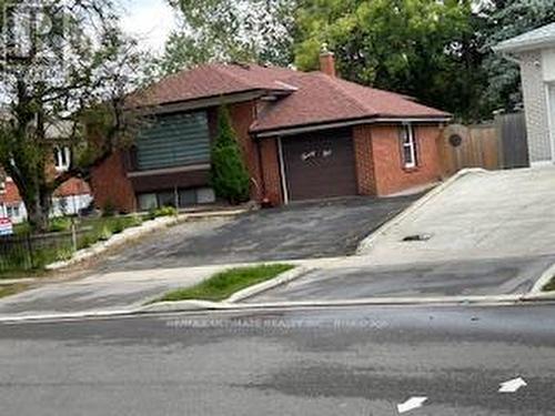 21 Benway Drive, Toronto (Rexdale-Kipling), ON - Outdoor