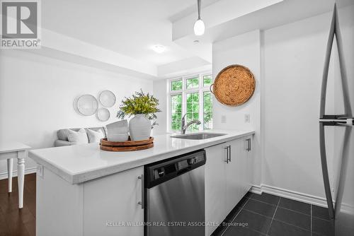 307 - 215 Broadway Street, Mississauga, ON - Indoor Photo Showing Kitchen