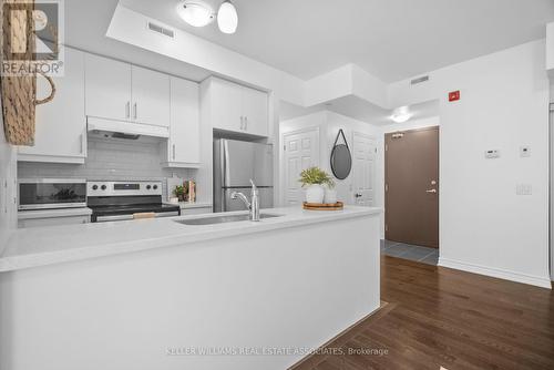 307 - 215 Broadway Street, Mississauga, ON - Indoor Photo Showing Kitchen