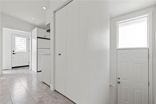 33 Millwood Place, Hamilton, ON - Indoor Photo Showing Other Room