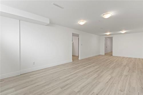 33 Millwood Place, Hamilton, ON - Indoor Photo Showing Other Room