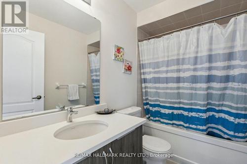 216 Law Drive, Guelph (Grange Hill East), ON - Indoor Photo Showing Bathroom