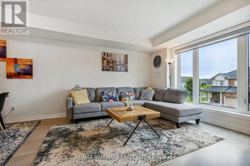 216 Law Drive, Guelph, ON - Indoor Photo Showing Living Room