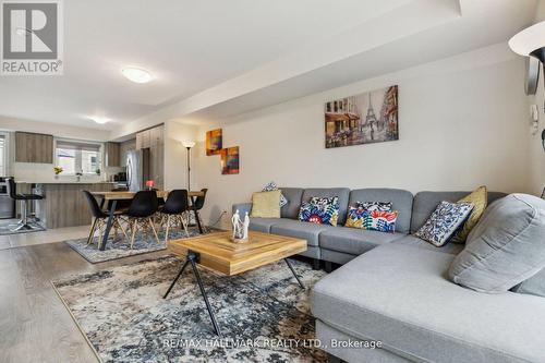 216 Law Drive, Guelph (Grange Hill East), ON - Indoor Photo Showing Living Room