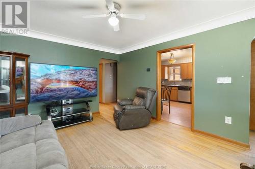 2329 Alexis Road, Windsor, ON - Indoor Photo Showing Living Room