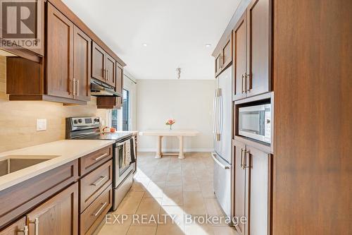 88 Rand Street, Hamilton (Stoney Creek Mountain), ON - Indoor Photo Showing Kitchen With Upgraded Kitchen