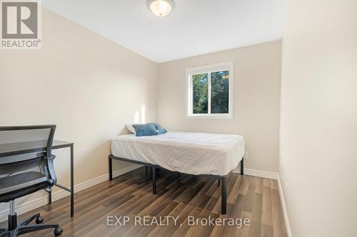 88 Rand Street, Hamilton (Stoney Creek Mountain), ON - Indoor Photo Showing Bedroom