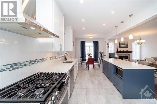 152 Finsbury Avenue, Ottawa, ON - Indoor Photo Showing Kitchen With Upgraded Kitchen