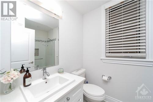 152 Finsbury Avenue, Ottawa, ON - Indoor Photo Showing Bathroom