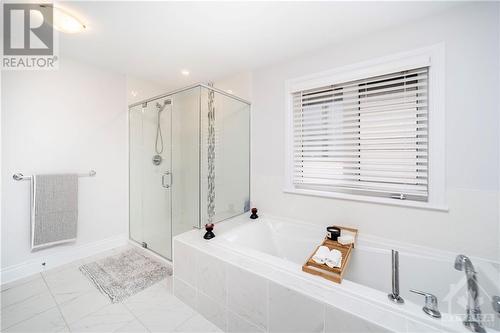 152 Finsbury Avenue, Ottawa, ON - Indoor Photo Showing Bathroom