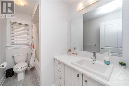 152 Finsbury Avenue, Ottawa, ON - Indoor Photo Showing Bathroom