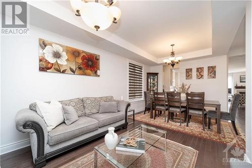 152 Finsbury Avenue, Ottawa, ON - Indoor Photo Showing Living Room