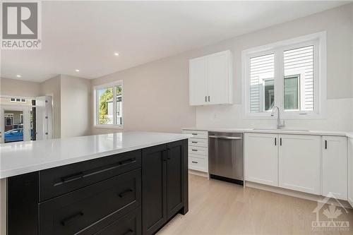 98 Pizzicato Street, Ottawa, ON - Indoor Photo Showing Kitchen