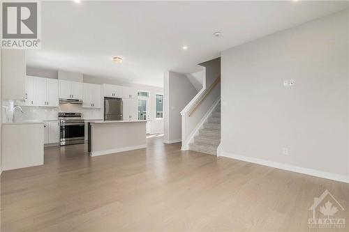 98 Pizzicato Street, Ottawa, ON - Indoor Photo Showing Kitchen