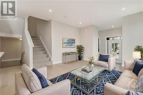 98 Pizzicato Street, Ottawa, ON - Indoor Photo Showing Living Room