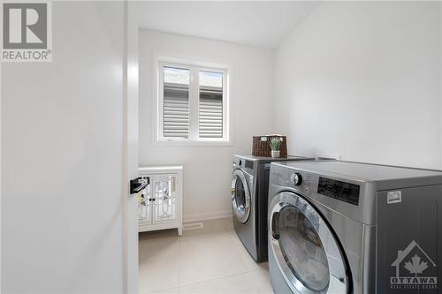 31 Conch Way, Manotick, ON - Indoor Photo Showing Laundry Room