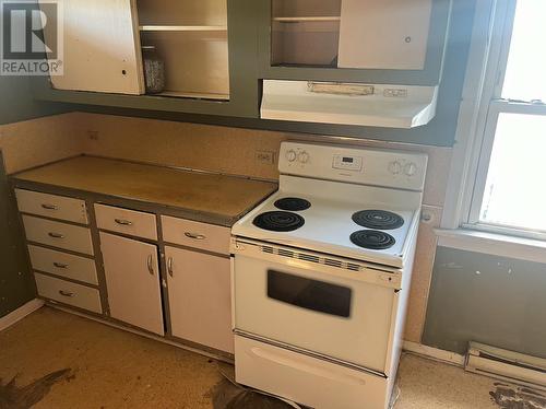 212 Park Avenue, Mount Pearl, NL - Indoor Photo Showing Kitchen