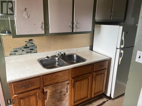 212 Park Avenue, Mount Pearl, NL - Indoor Photo Showing Kitchen With Double Sink