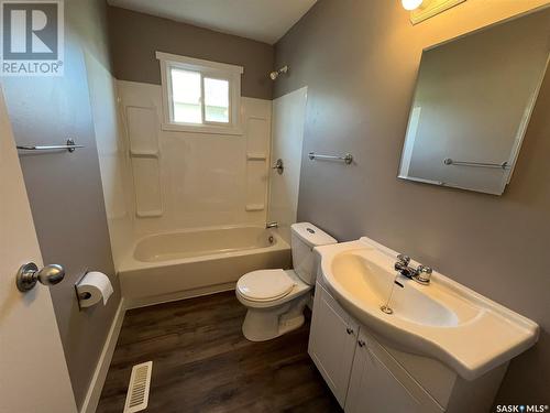 1388 13Th Street W, Prince Albert, SK - Indoor Photo Showing Bathroom