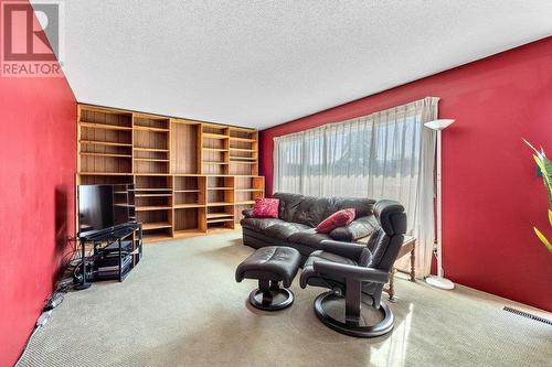 220 Adventure Road, Kelowna, BC - Indoor