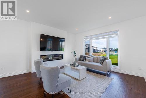 1464 Medway Park Drive, London, ON - Indoor Photo Showing Living Room With Fireplace