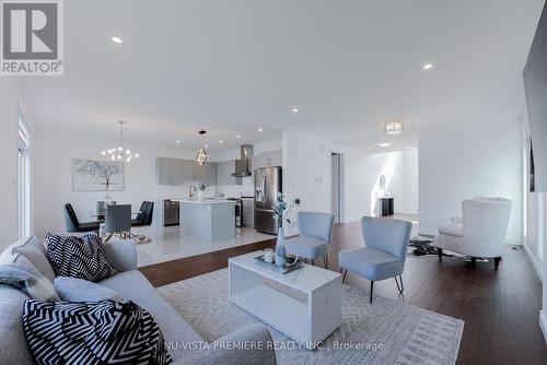 1464 Medway Park Drive, London, ON - Indoor Photo Showing Living Room