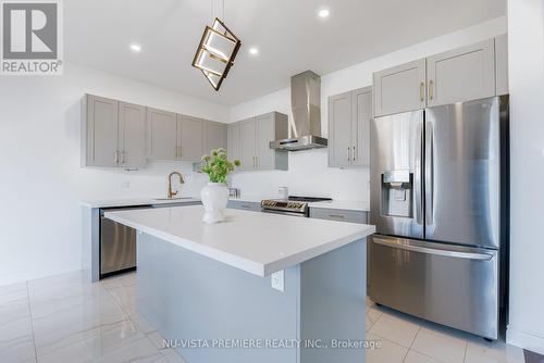 1464 Medway Park Drive, London, ON - Indoor Photo Showing Kitchen With Stainless Steel Kitchen With Upgraded Kitchen