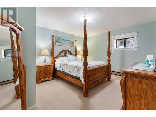 824 Ricker Road, Cawston, BC - Indoor Photo Showing Bedroom