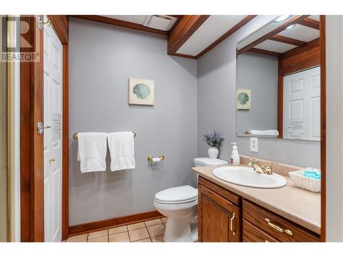 824 Ricker Road, Cawston, BC - Indoor Photo Showing Bathroom