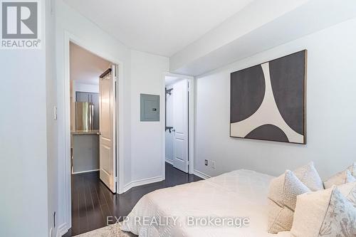 112 - 1 Rean Drive, Toronto (Bayview Village), ON - Indoor Photo Showing Bedroom