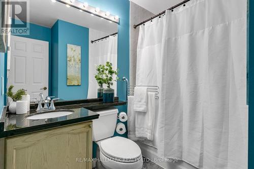 203 - 135 Maitland Street, Toronto (Church-Yonge Corridor), ON - Indoor Photo Showing Bathroom