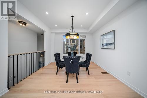 16 Calloway Way, Whitby (Downtown Whitby), ON - Indoor Photo Showing Dining Room