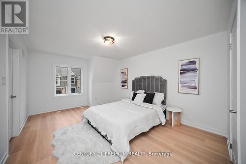 16 Calloway Way, Whitby (Downtown Whitby), ON - Indoor Photo Showing Bedroom