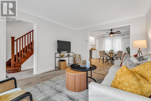 289 Cedarvale Avenue, Toronto (Woodbine-Lumsden), ON - Indoor Photo Showing Living Room