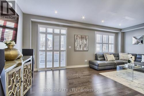 79 Willoughby Way, New Tecumseth, ON - Indoor Photo Showing Living Room