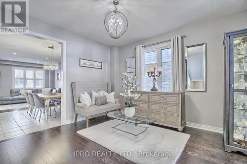 79 Willoughby Way, New Tecumseth, ON - Indoor Photo Showing Living Room