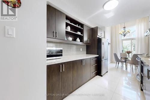 49 Goldbrook Crescent, Richmond Hill, ON - Indoor Photo Showing Kitchen