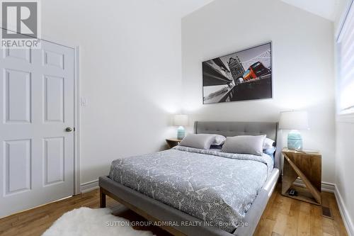 49 Goldbrook Crescent, Richmond Hill, ON - Indoor Photo Showing Bedroom